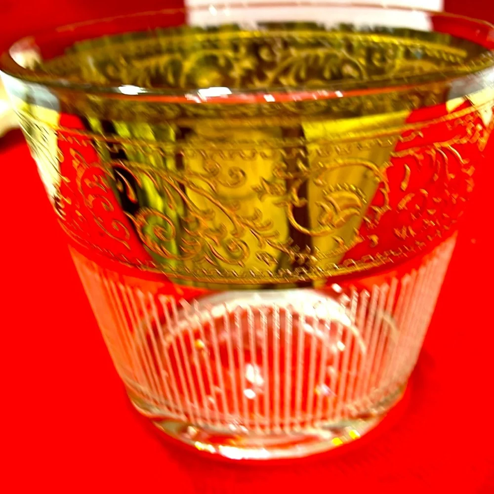 Vintage 1970’s Mid- Century Modern Starlyte Ice Bucket. 6” Wide x 5” Tall. Gold.